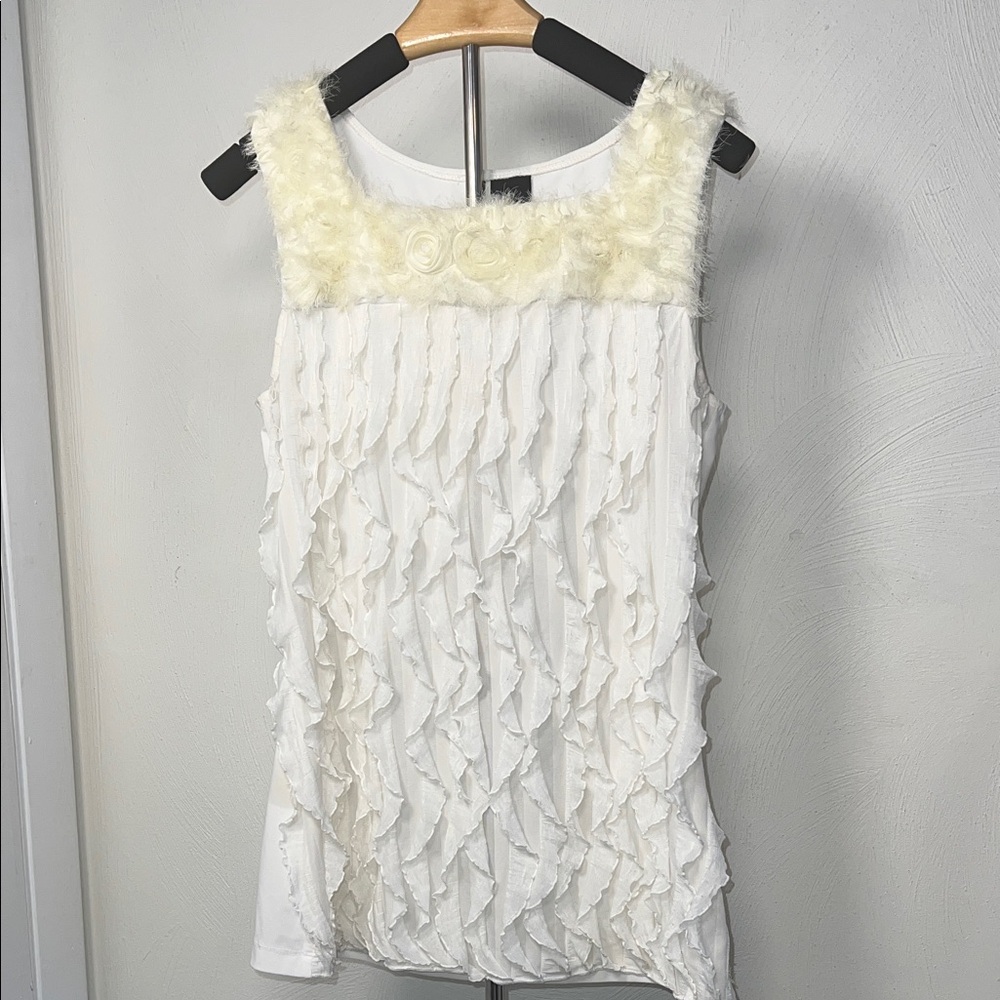 New Directions White Sleeveless 3d flowers trim ruffle design Blouse